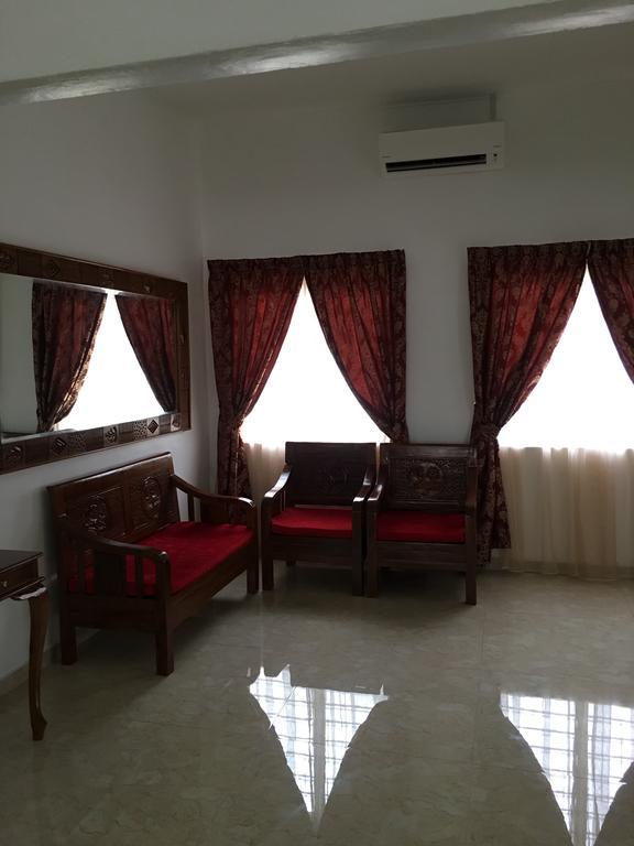 Sri Massa Homestay Batu Pahat Exterior photo